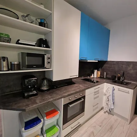 Urban Chic Living - Old Town, Walk Everywhere Apartment