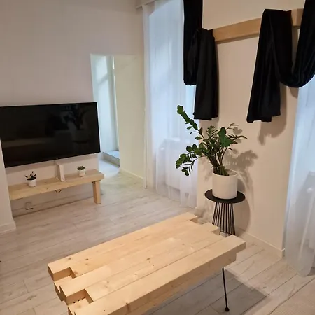 Апартаменты Urban Chic Living - Old Town, Walk Everywhere Братислава
