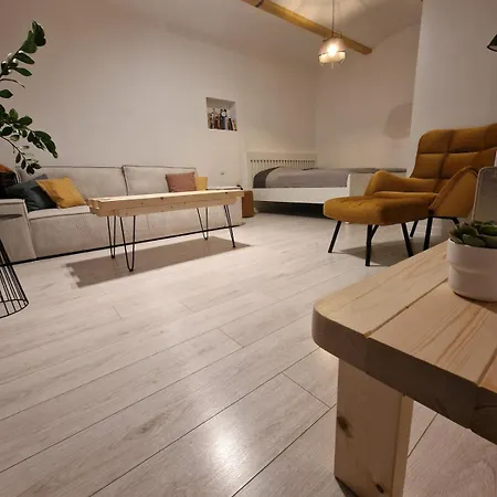 Апартаменты Urban Chic Living - Old Town, Walk Everywhere Братислава