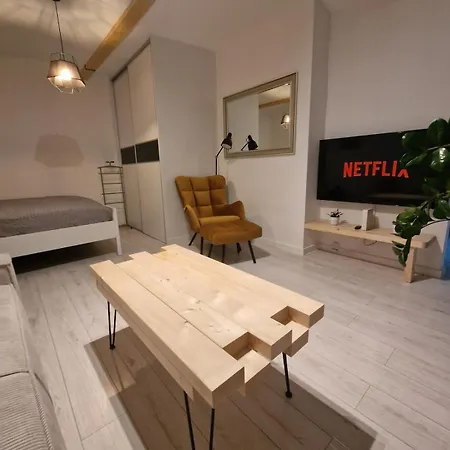 Urban Chic Living - Old Town, Walk Everywhere Апартаменты