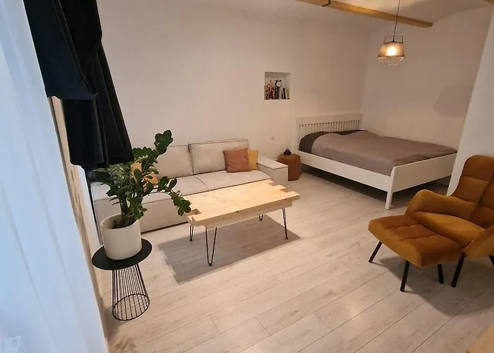 Urban Chic Living - Old Town, Walk Everywhere Appartement Bratislava